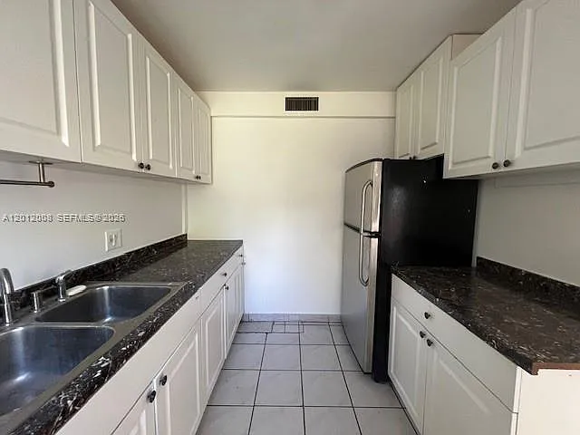 4548 SW 33rd Ave #M — Photo 8