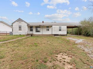 1616 Sparkman St NW, Hartselle, AL 35640