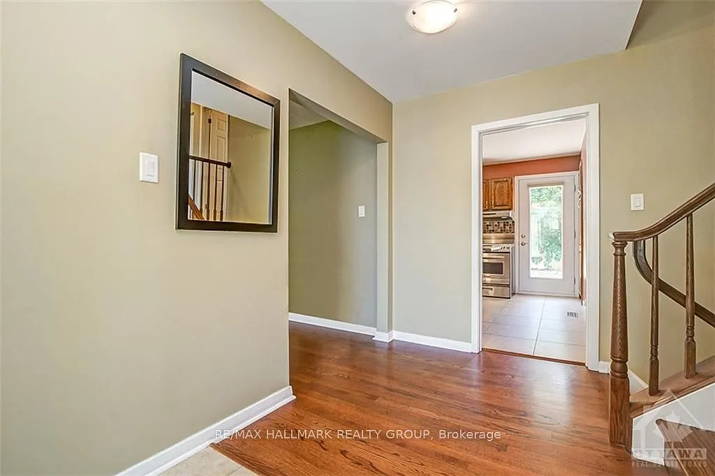 3 bed, $3,695 — Photo 4