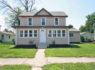 305 E Main St, Chalmers, IN 47929