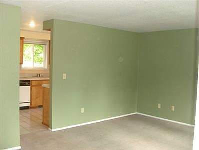 4th image of 2032 16th Ave SE