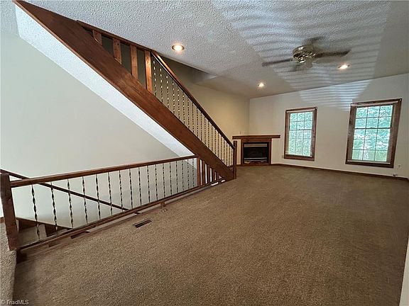 3rd image of 1439 King Charles Dr
