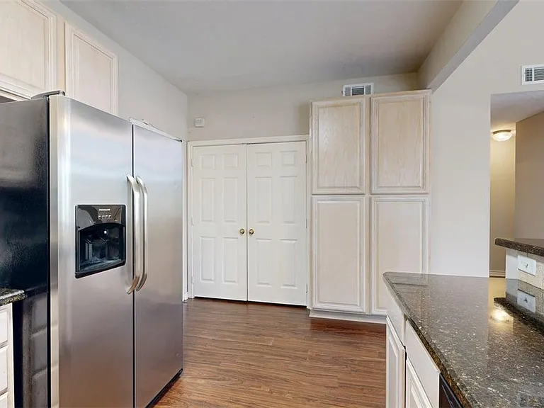 1604 Park Pl — Photo 8