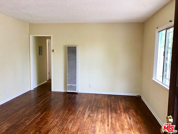 3rd image of 804 Vernon Ave