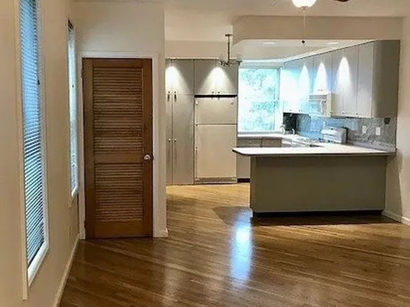 25-54 37th Street image 26 of 36