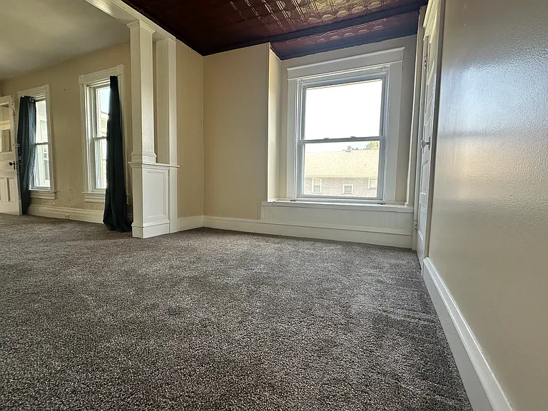 565 Thompson St #B — Photo 9