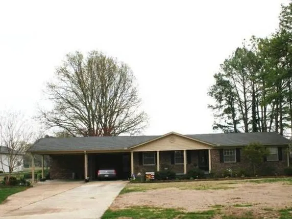 2113 Randall Rd, Dyersburg, TN 38024
