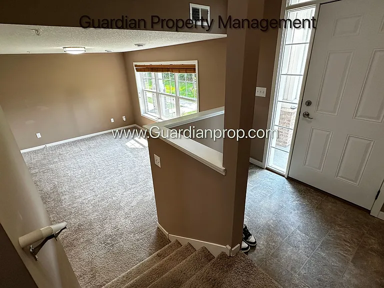 11920 Emery Village Dr N — Photo 2