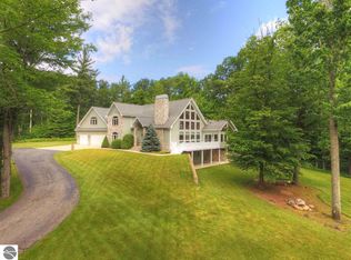 593 White Pine Dr, Cadillac, MI 49601
