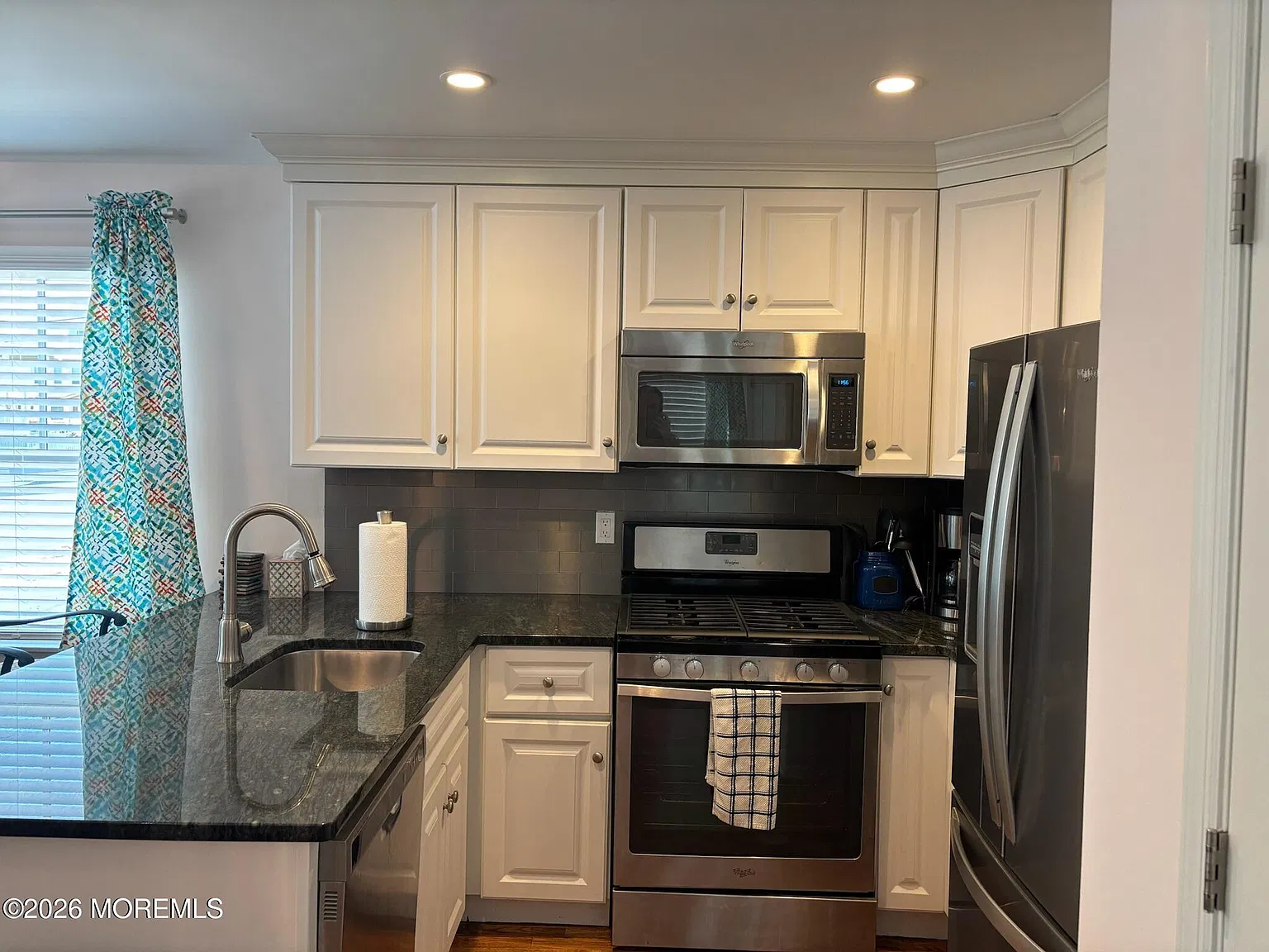 2 bed, 900 sqft, $2,450 — Photo 4