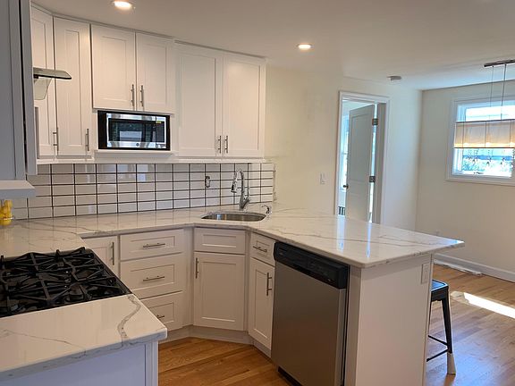 5th image of 58 Lincoln Ave E Floor 2