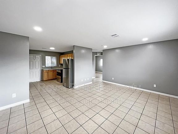 3rd image of 111 Gordon Ave S