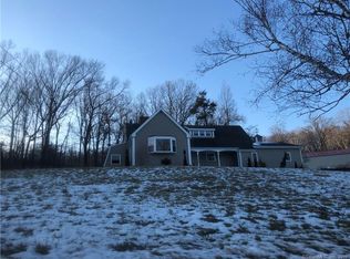 1812 Country Club Rd, Middletown, CT 06457