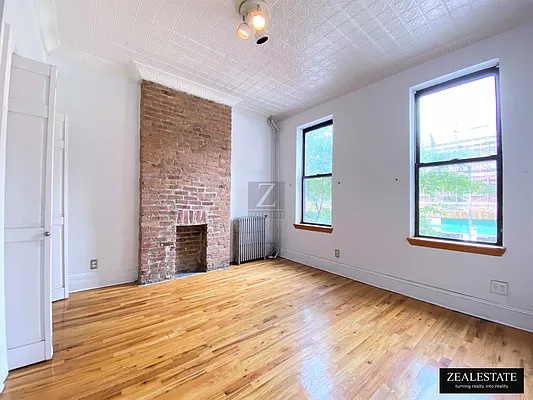 Rented by ZealEstate Group Inc | media 37