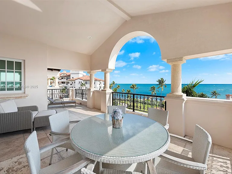 19253 Fisher Island Dr #19253 — Photo 31