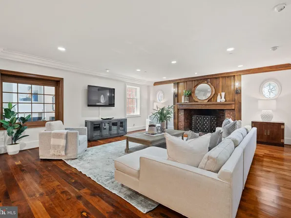555 S Washington St Unit 101, Alexandria, VA 22314
