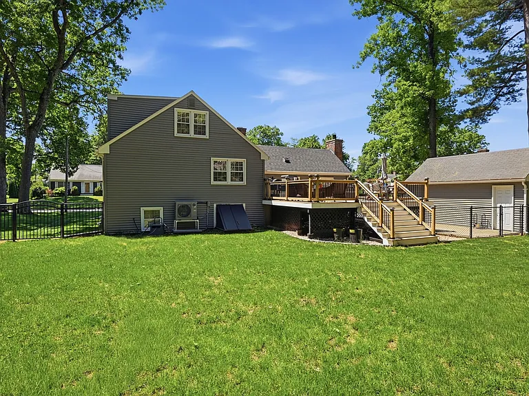 62 N Circle Dr — Photo 24