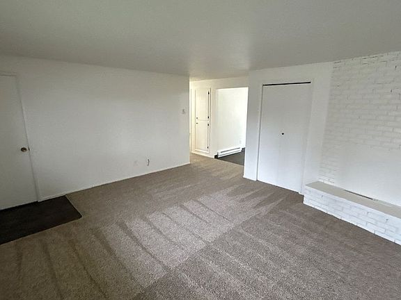 4th image of 3924 Iberis St NE
