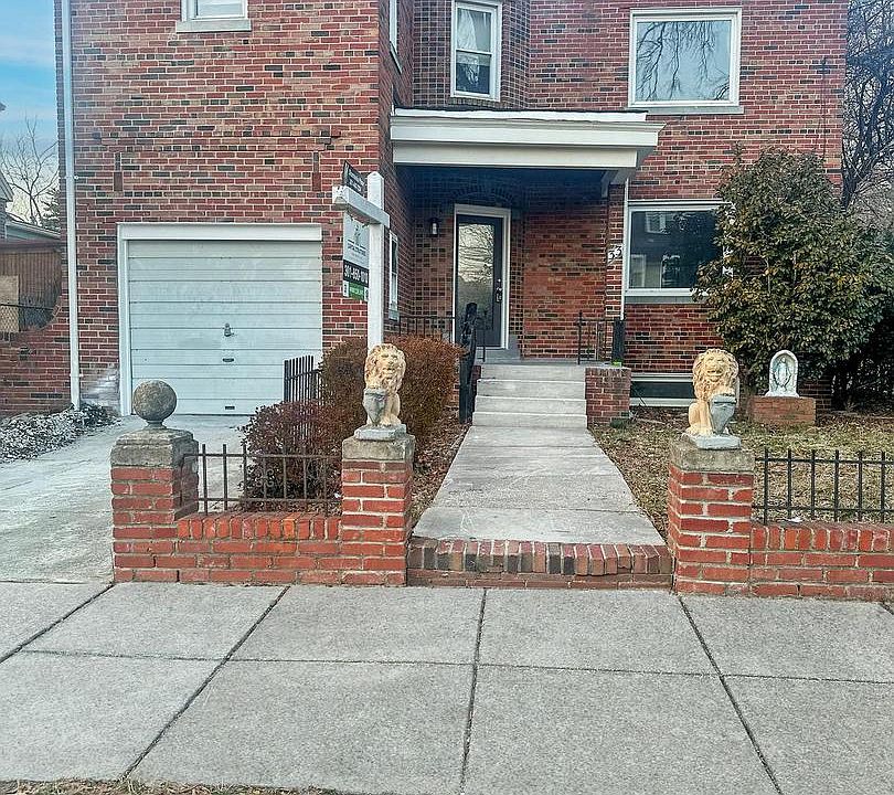 1st image of 33 Nicholson St NW