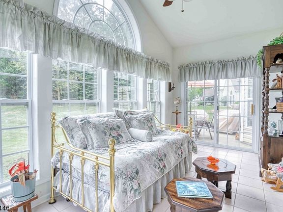 4th image of 138 Stone Manor Dr