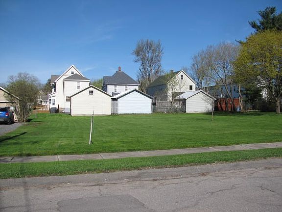 4th image of 21 Parkwood Ave