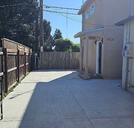 3rd image of 5173 Palm St