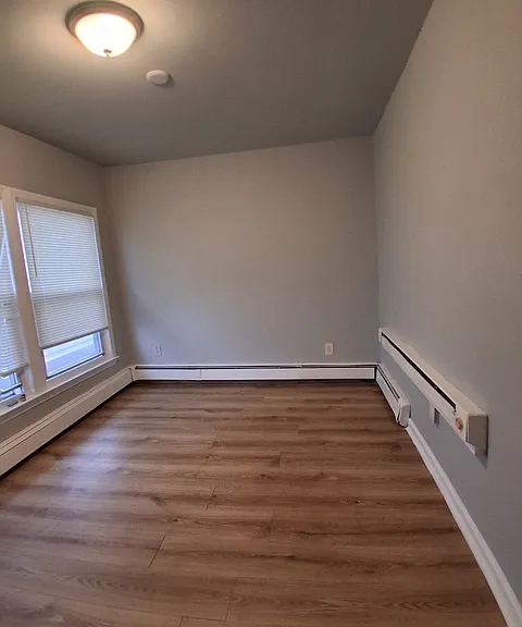 1458 E Main St — Photo 9