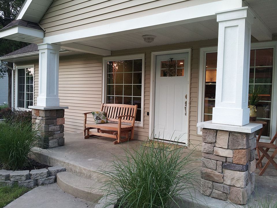 1st image of 300 Cummings Ave NW