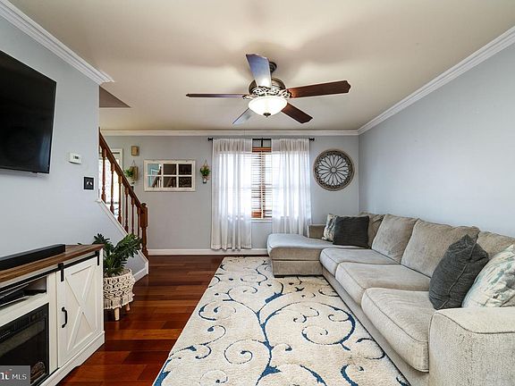 5th image of 352 Saddlebrook Dr