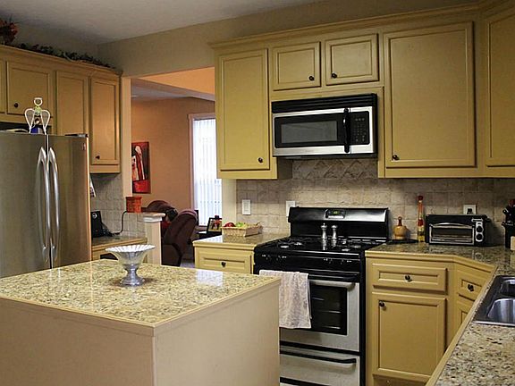 4th image of 3530 Brookwood Dr
