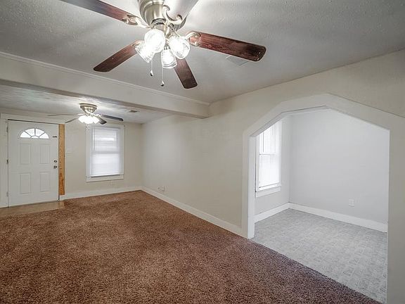 4th image of 6 S Oak St