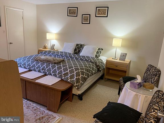 3rd image of 1641 S Hayes St #1