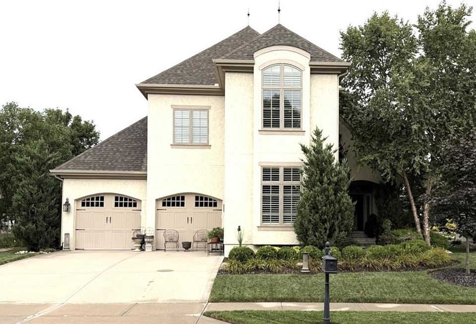 1st image of 8438 N Donnelly Ct