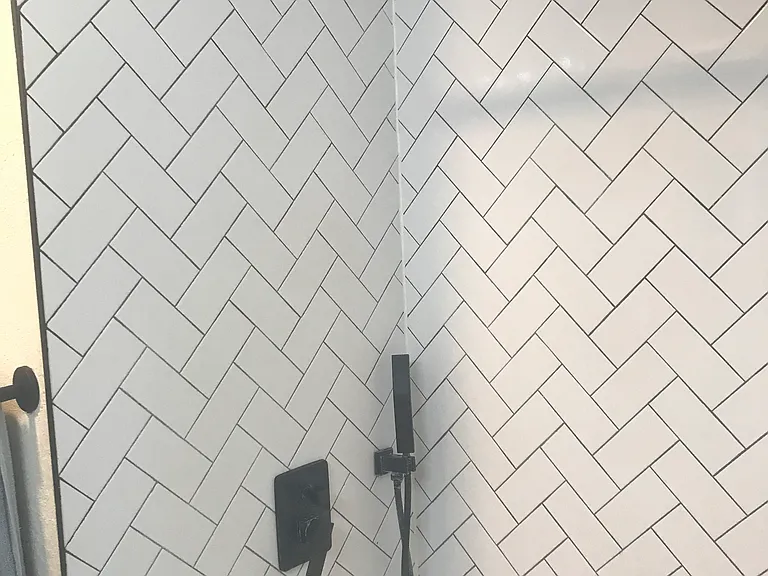 Raindrop shower with handheld includes excellent water pressure and very hot water