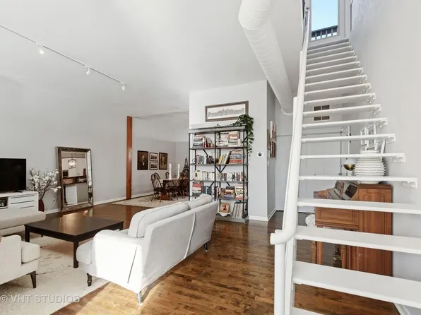 400 N Racine Ave APT 202, Chicago, IL 60642