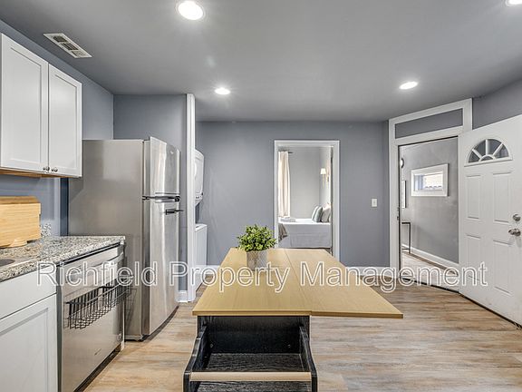 3rd image of 43 N Beville Ave #43
