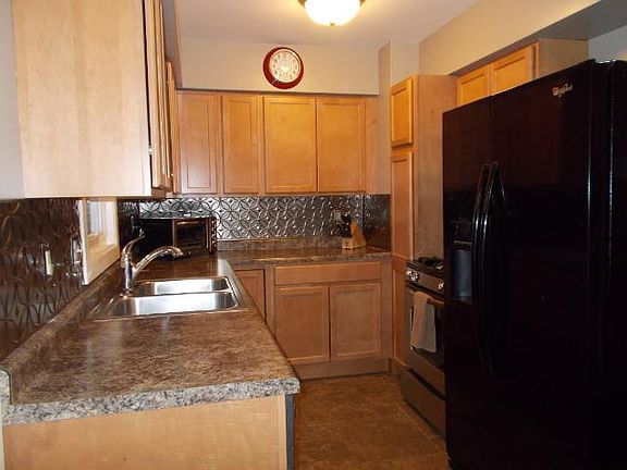 4th image of 1654 Demont Ave E