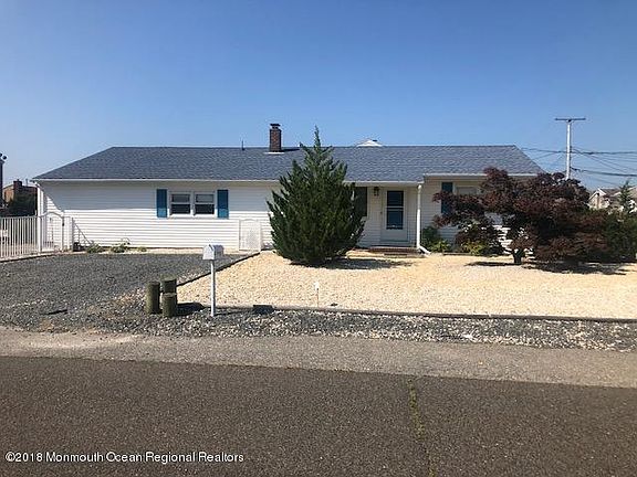 2nd image of 774 Nassau Dr
