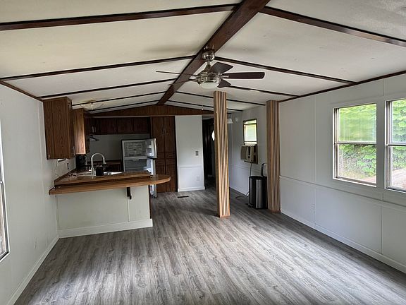3rd image of 365 Quicksand Rd