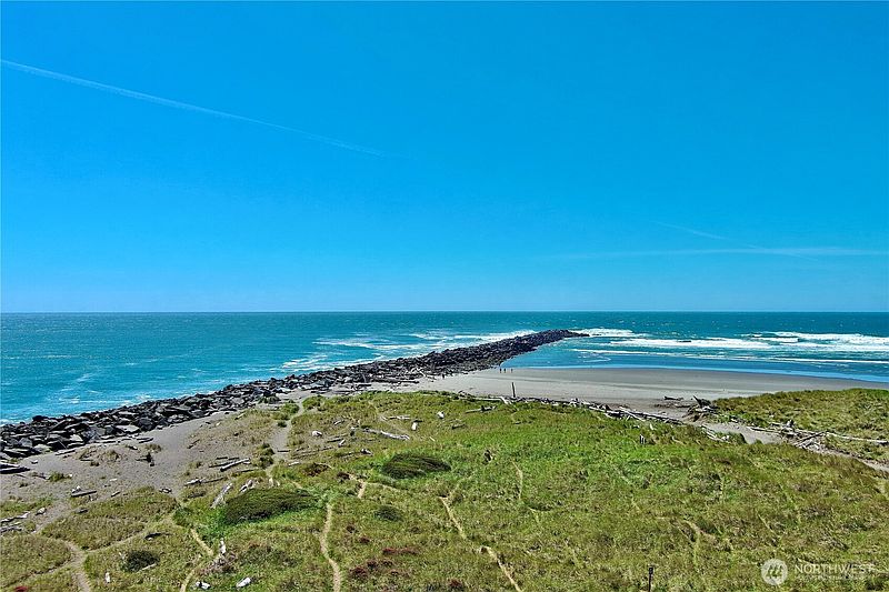 2nd image of 1593 E Ocean Shores Boulevard SW