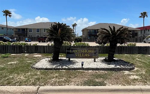 15125 Leeward Dr #18 Photo 1