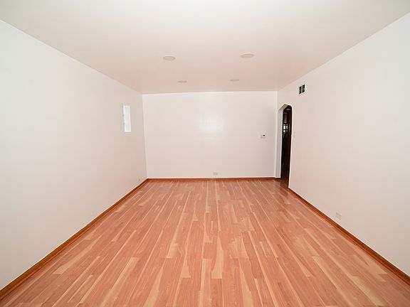 4th image of 6211 N Nagle Ave