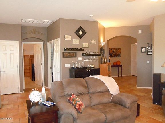 3rd image of 8414 W Calle Moheda