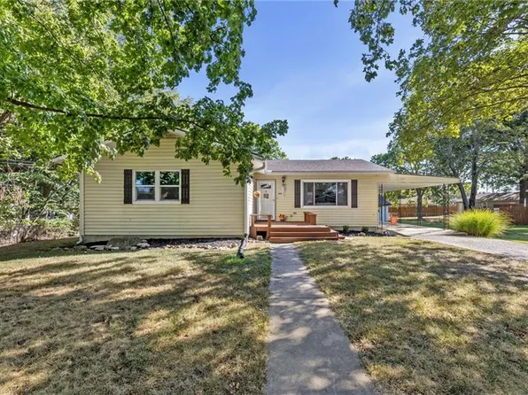 1419 High St, Baldwin City, KS 66006