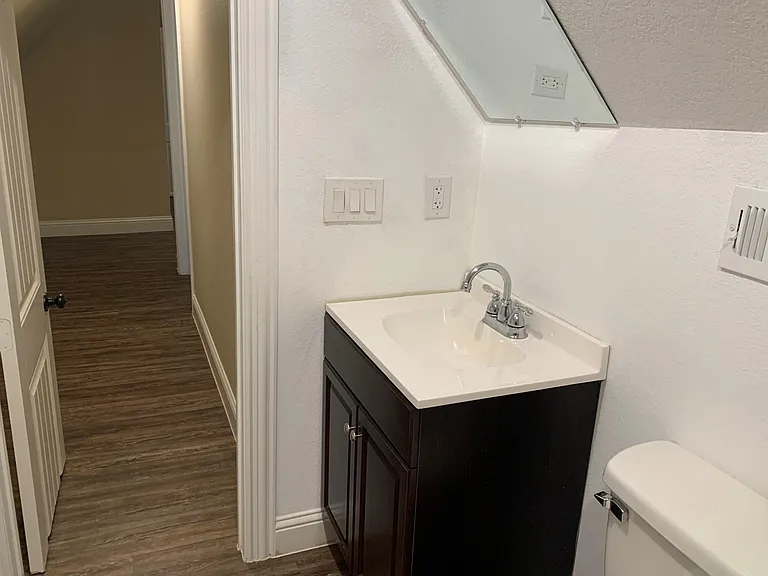 1433 S Travis St #A — Photo 34