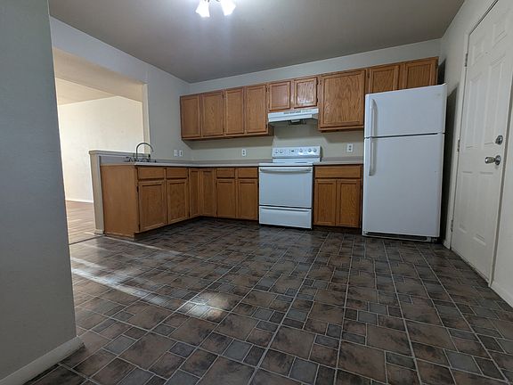 2nd image of 90 Blackburn Ln APT C
