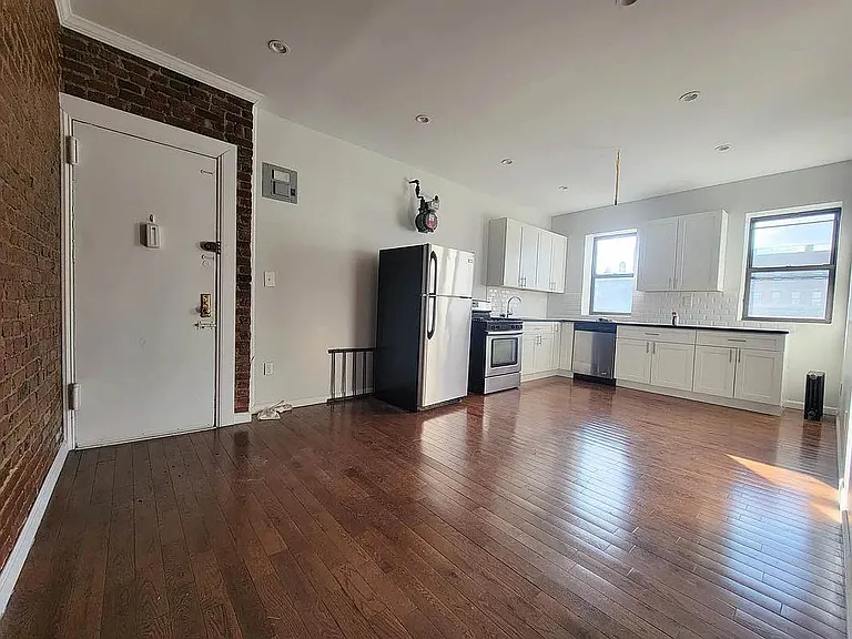 10 Vermilyea Ave #4B — Photo 2
