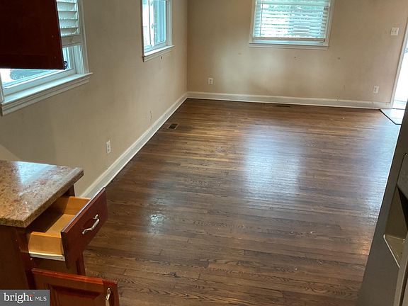 4th image of 5503 Wilvan Ave