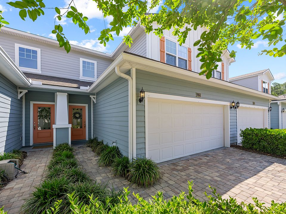 1st image of 228 Pindo Palm Dr