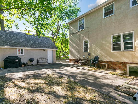 4th image of 500 6th St SE #530